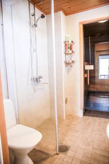 Фото номера Улучшенный коттедж с сауной Виллы Rantakari Cottage г. Котка 42