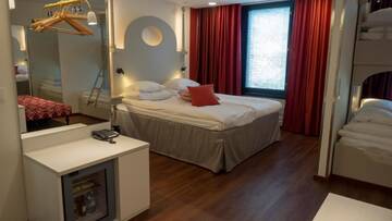 Фото номера Четырехместный номер Отель Original Sokos Hotel Seurahuone Kotka г. Котка 6