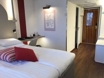 Фото номера Двухместный номер с 1 кроватью Отель Original Sokos Hotel Seurahuone Kotka г. Котка 4